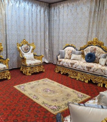 Antique Regal Lounge salon